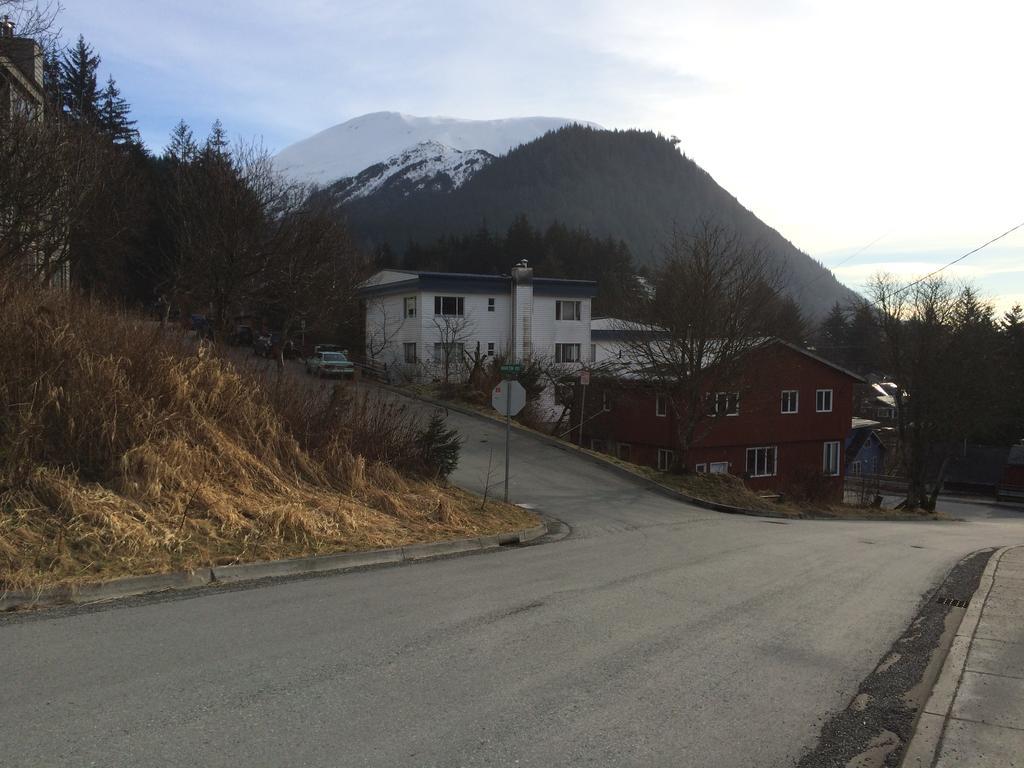 Juneau Guesthouse Exterior photo