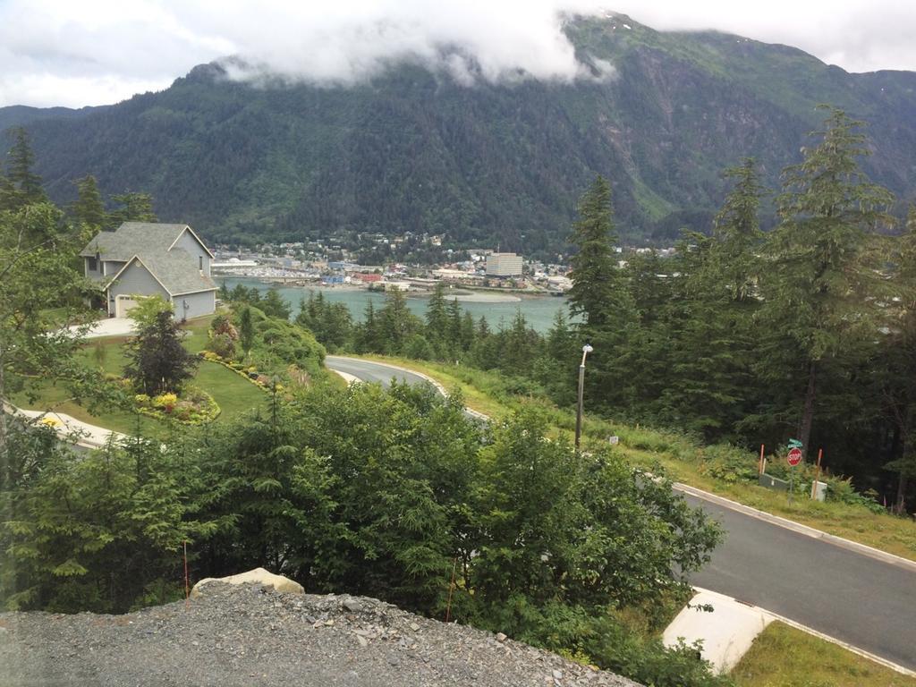 Juneau Guesthouse Exterior photo